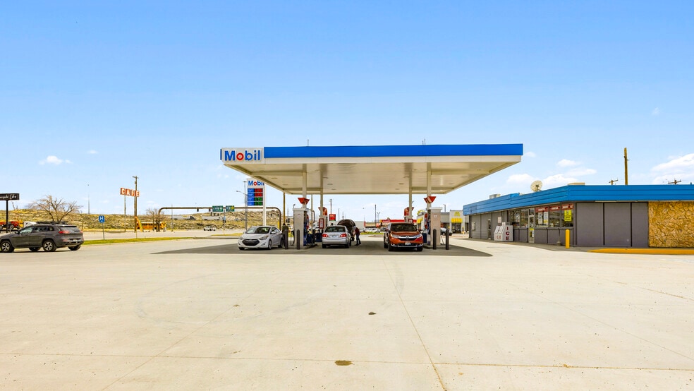 More Photos Of 1640 Elk St, Rock Springs Service Station For Sale