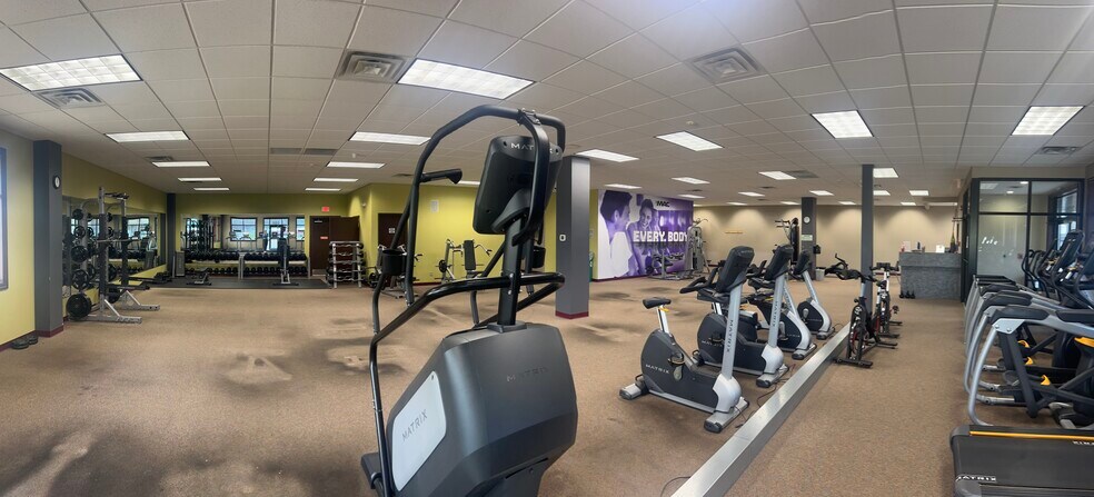 More Photos Of 320-326 80th Street Ct, Fairfax Unknown For Lease