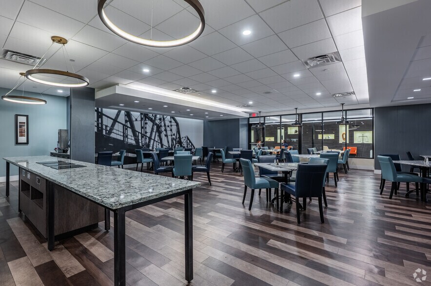 More Photos Of 164 Fort Couch Rd, Pittsburgh Hotel For Sale