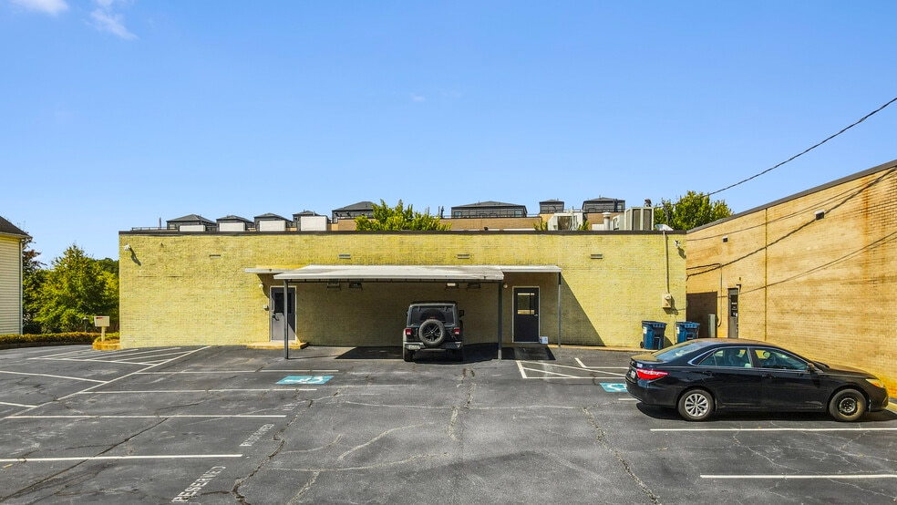 More Photos Of 610 N Main St, Greenville Office Residential For Lease