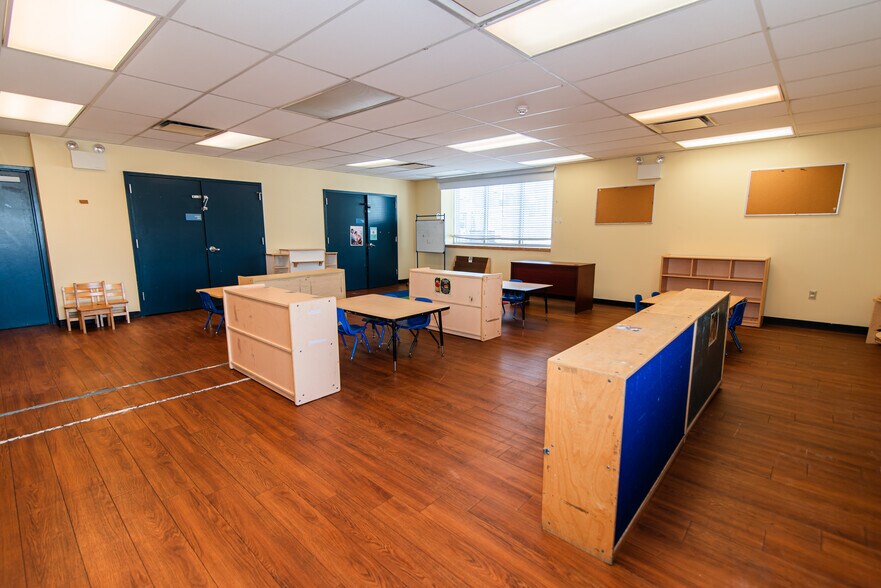 More Photos Of 1616 Orthodox St, Philadelphia Schools For Sale