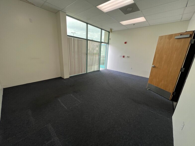 More Photos Of 5581 Daniels St, Chino Warehouse For Lease