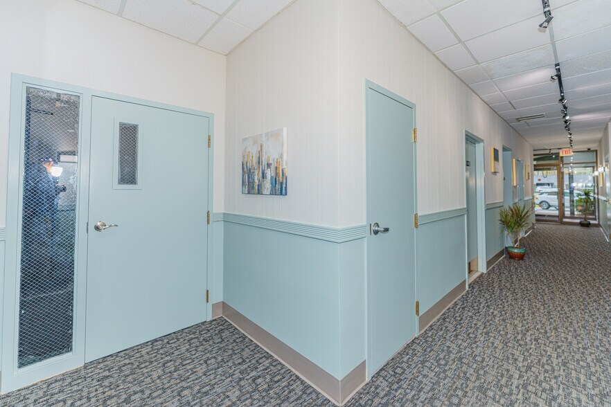 More Photos Of 961-963 State Route 146, Clifton Park Medical For Lease