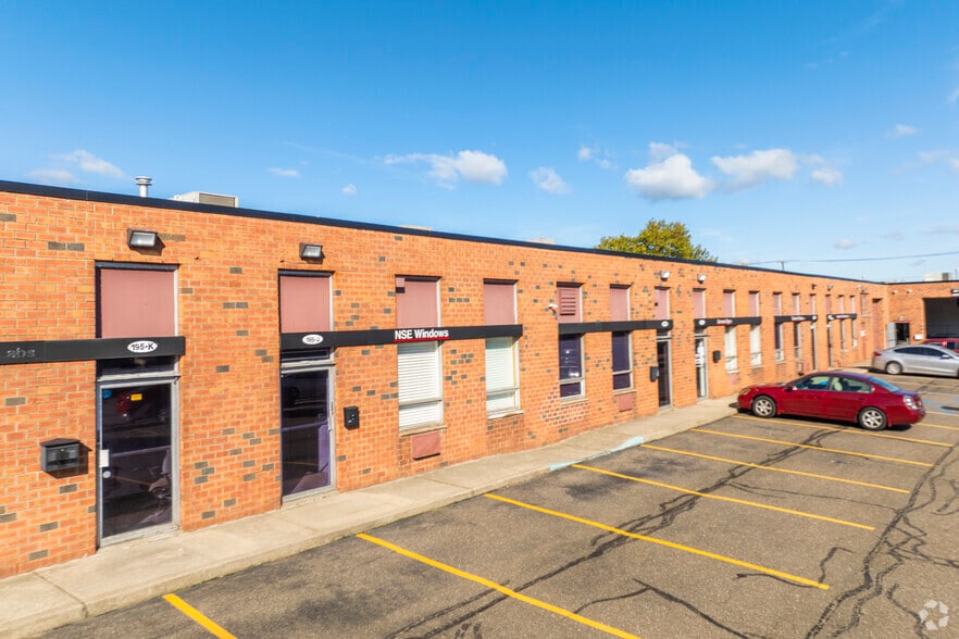 More Photos Of 195 Central Ave, Farmingdale Warehouse For Lease