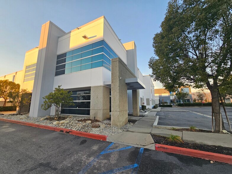 More Photos Of 9160 Hyssop Dr, Rancho Cucamonga Warehouse For Lease