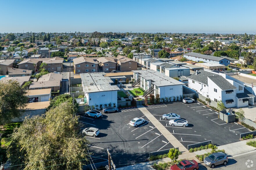 More Photos Of 2011-2013 Charle St, Costa Mesa Apartments For Sale