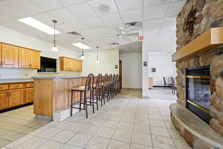 More Photos Of 200 Golfview Rd, Cecil Storefront Retail Office For Sale