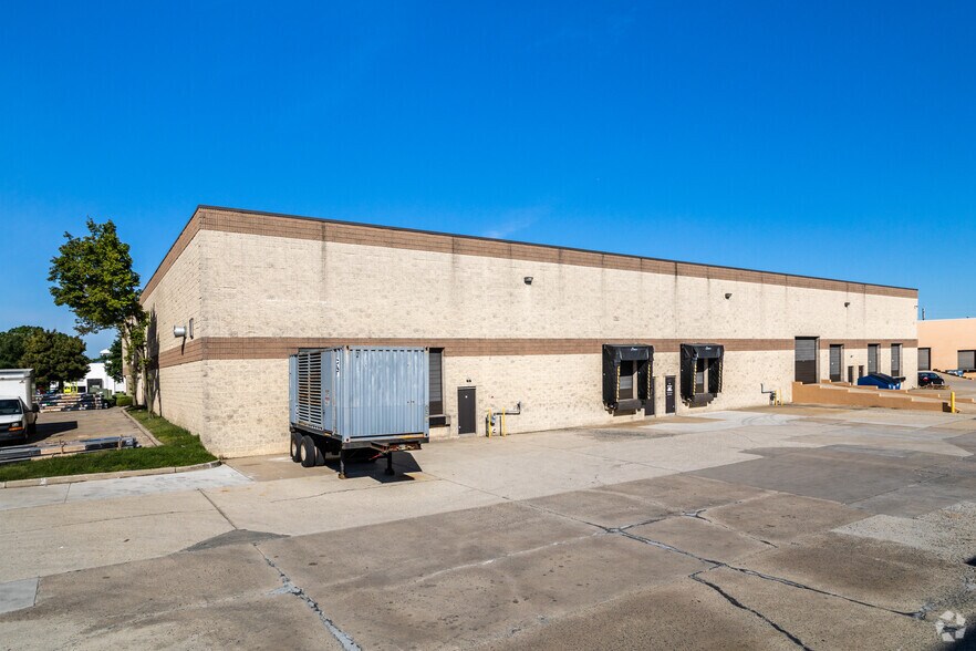 More Photos Of 15 Twinbridge Dr, Pennsauken Warehouse For Lease
