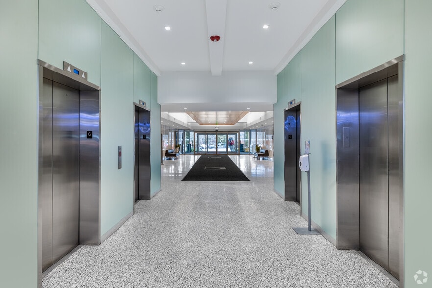 More Photos Of 3333 New Hyde Park Rd, New Hyde Park Unknown For Lease