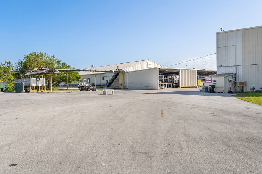 More Photos Of 2600 45th St, Vero Beach Food Processing For Sale