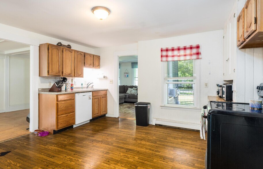 More Photos Of 2 Pleasant St, Rochester Apartments For Sale