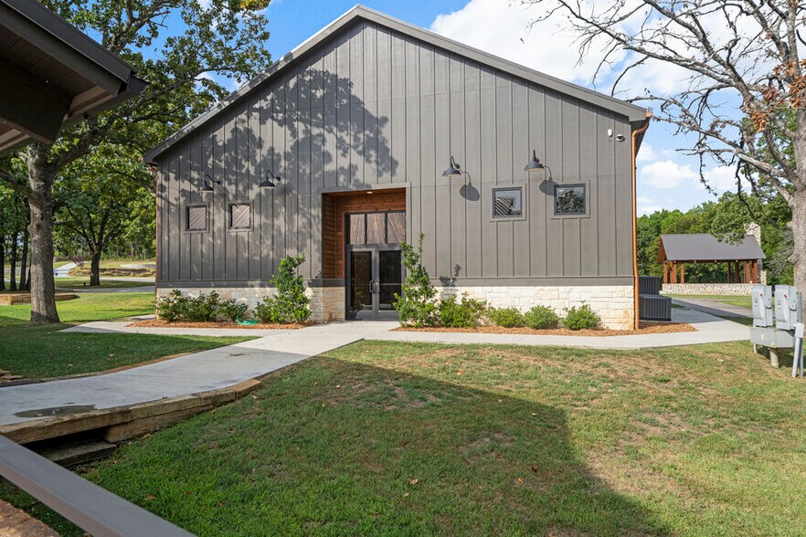 More Photos Of 19501 W 41st St, Sand Springs Specialty For Sale