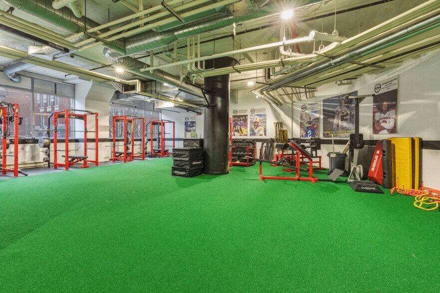 More Photos Of 2728 Thomson Ave, Long Island City Apartments For Sale