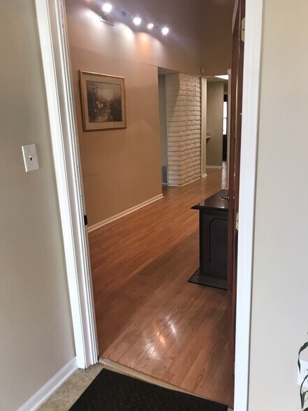 More Photos Of 4920 Reed Rd, Columbus Loft Creative Space For Lease