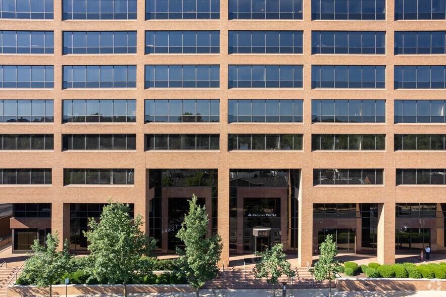 More Photos Of 8182 Maryland Ave, Clayton Office For Lease