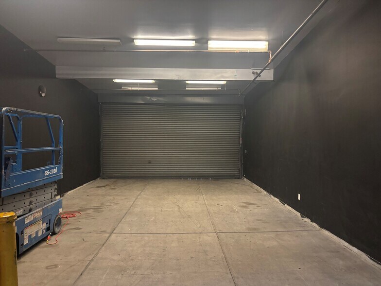 More Photos Of 157-159 W Providencia Ave, Burbank Warehouse For Lease