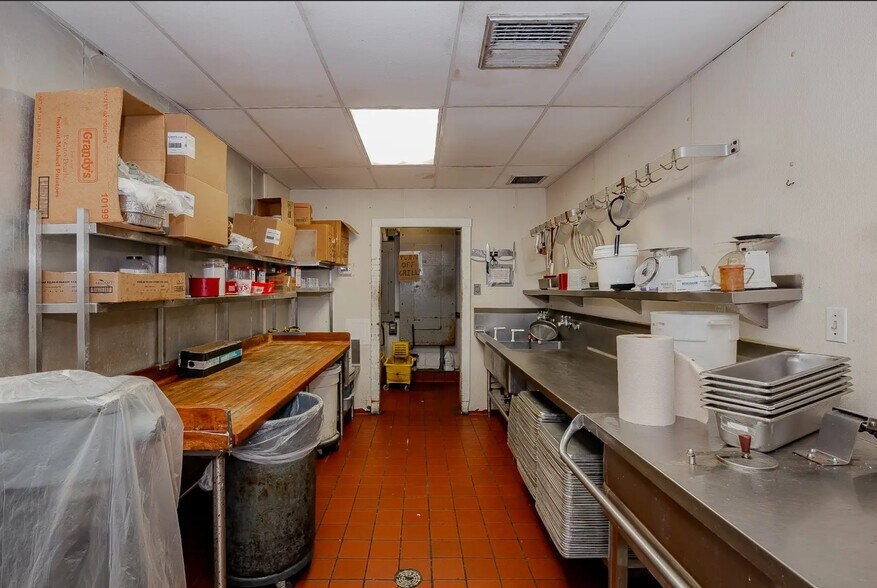 More Photos Of 4201 N Navarro St, Victoria Fast Food For Sale