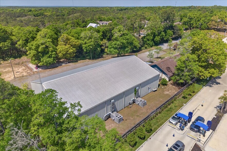 More Photos Of 100 Duggan Ave, Crestview Specialty For Sale