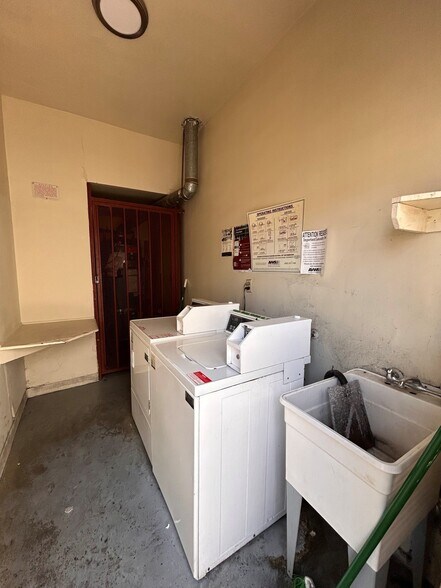 More Photos Of 6214 S Victoria Ave, Los Angeles Apartments For Sale