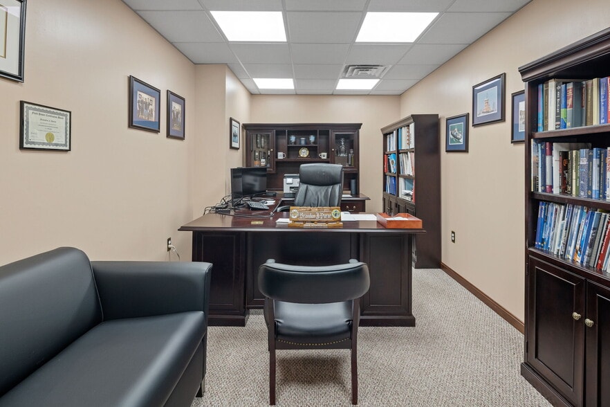More Photos Of 30 Bolton Ln, West Creek Light Distribution For Sale