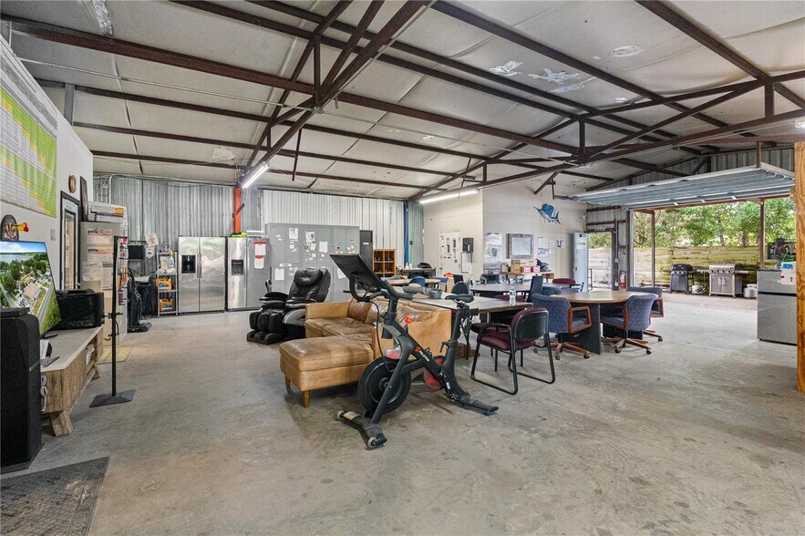 More Photos Of 15617 Old US Highway 441, Tavares Industrial For Lease