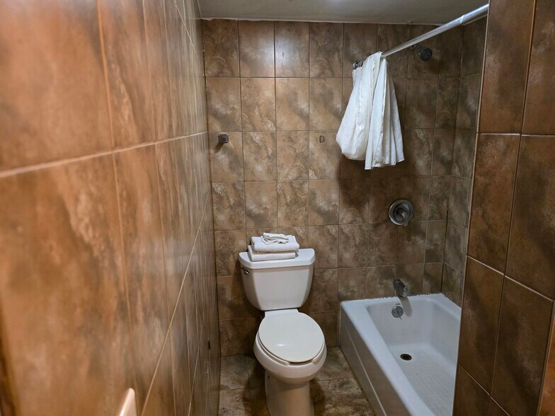 More Photos Of 9118 S Cottage Grove Ave, Chicago Hotel For Sale