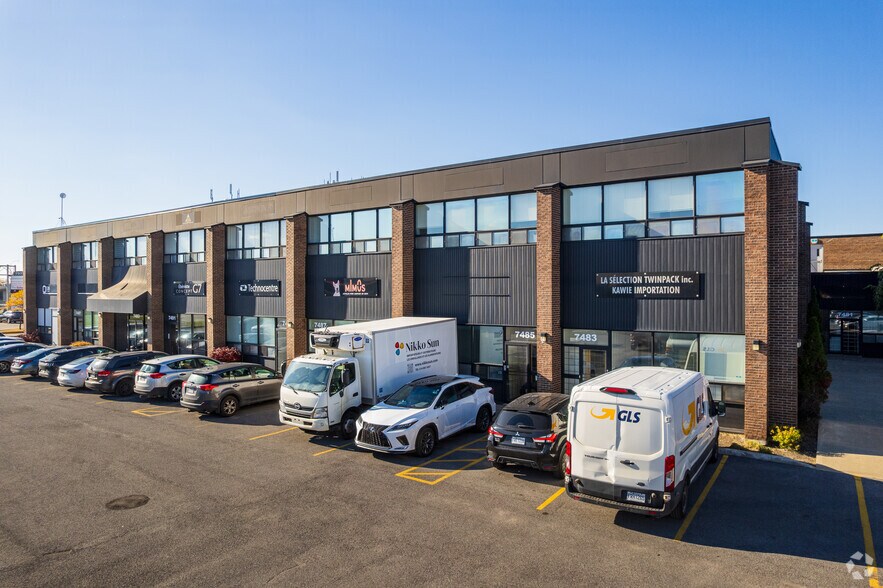 More Photos Of 7451-7499 Rte Transcanadienne, Montréal Warehouse For Lease