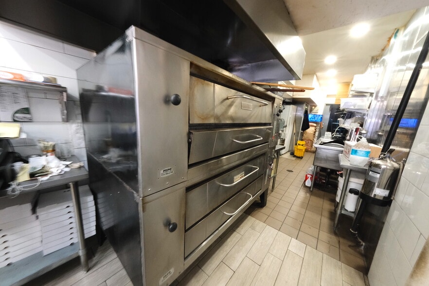 More Photos Of 536 E 14th St, New York Apartments For Lease