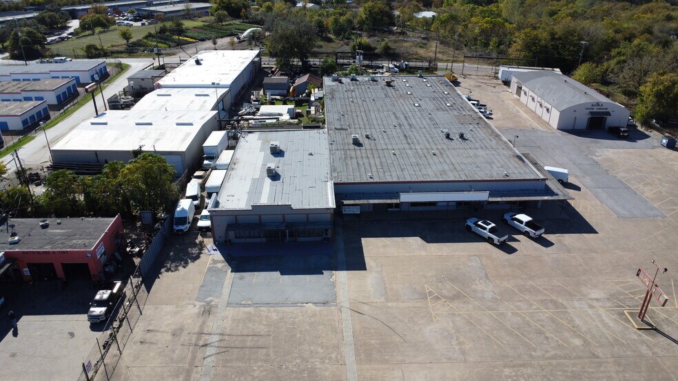 More Photos Of 5520 Military Pky, Dallas Industrial For Sale