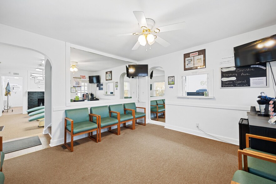 More Photos Of 4816 Greenwood Rd, Louisville Medical For Lease