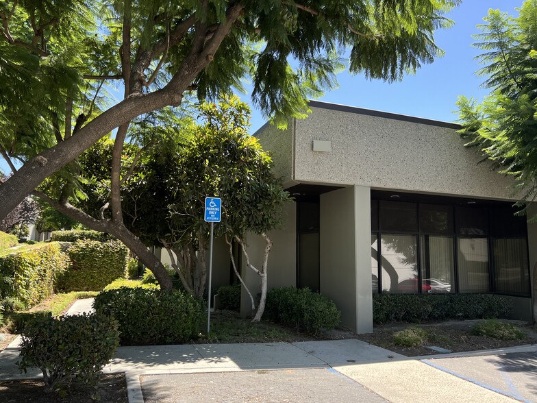 Primary Photo Of 725 E Cochran St, Simi Valley Warehouse For Lease