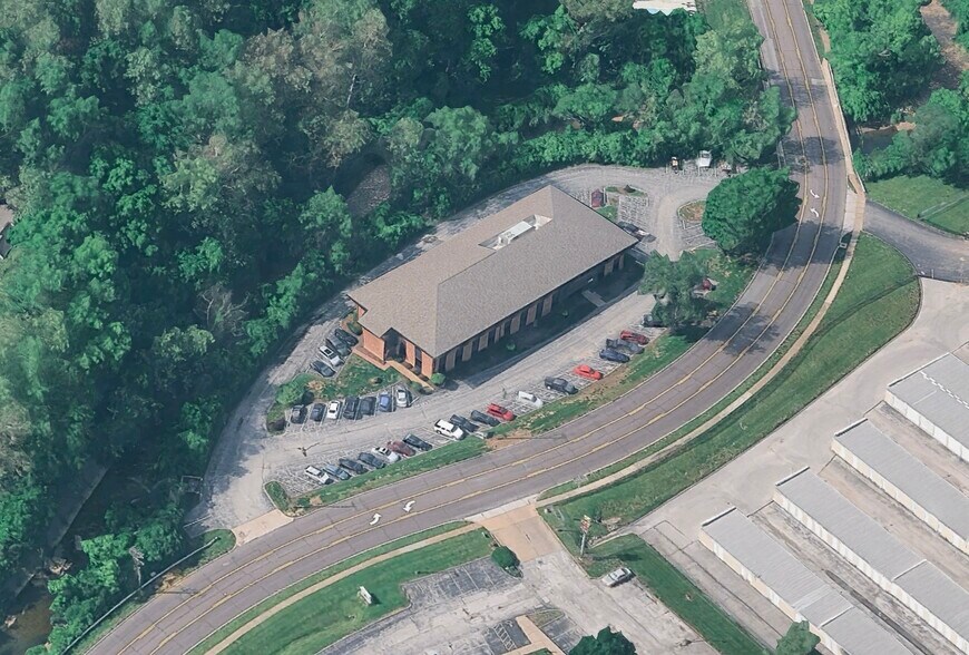 More Photos Of 180 S Weidman Rd, Ballwin Office For Sale