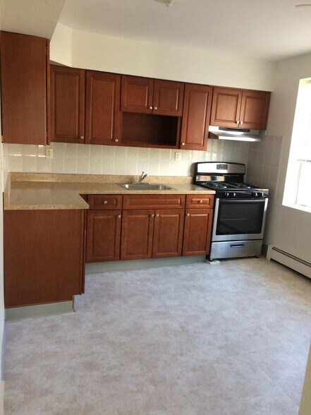 Primary Photo Of 8301 101st Ave, Ozone Park Apartments For Sale