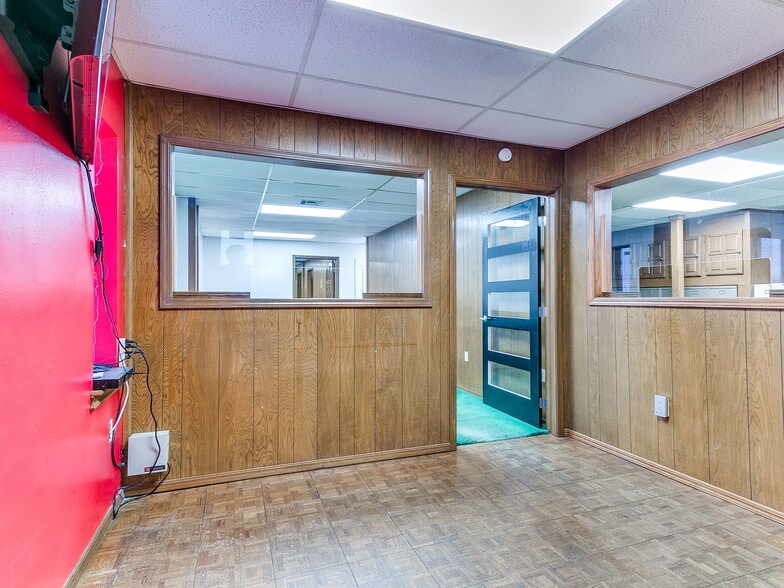 More Photos Of 6700 S Western Ave, Oklahoma City Office For Sale