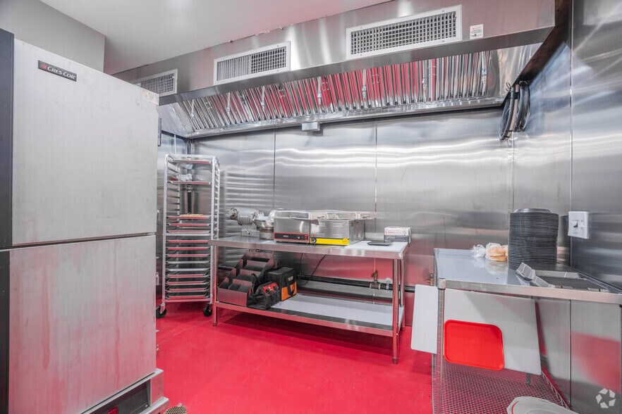 More Photos Of 54 Roosters Way, Jasper Restaurant For Sale