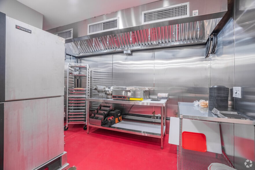 More Photos Of 54 Roosters Way, Jasper Restaurant For Sale