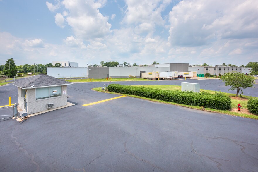 More Photos Of 11524 Wilmar Blvd, Charlotte Warehouse For Lease