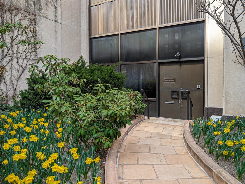 More Photos Of 900 Park Ave, New York Apartments For Sale