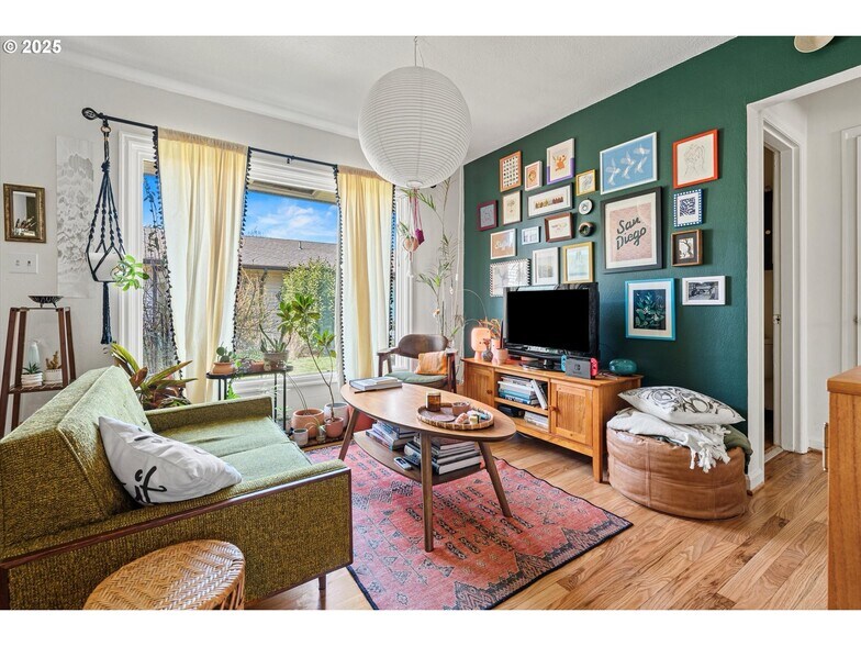 More Photos Of 5104 SE Clinton St, Portland Apartments For Sale