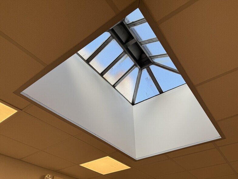 More Photos Of 93 Court St, Brooklyn Office For Lease