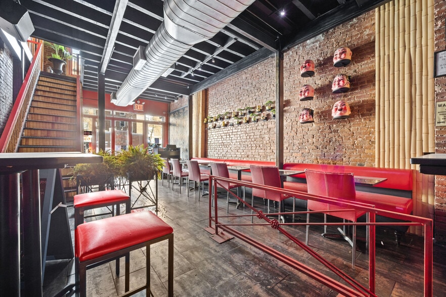 Primary Photo Of 122 Dyckman St, New York Restaurant For Lease