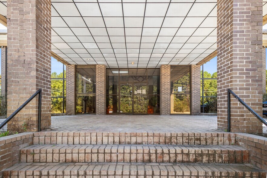 More Photos Of 610 N Tx-336-loop E, Conroe Office For Lease