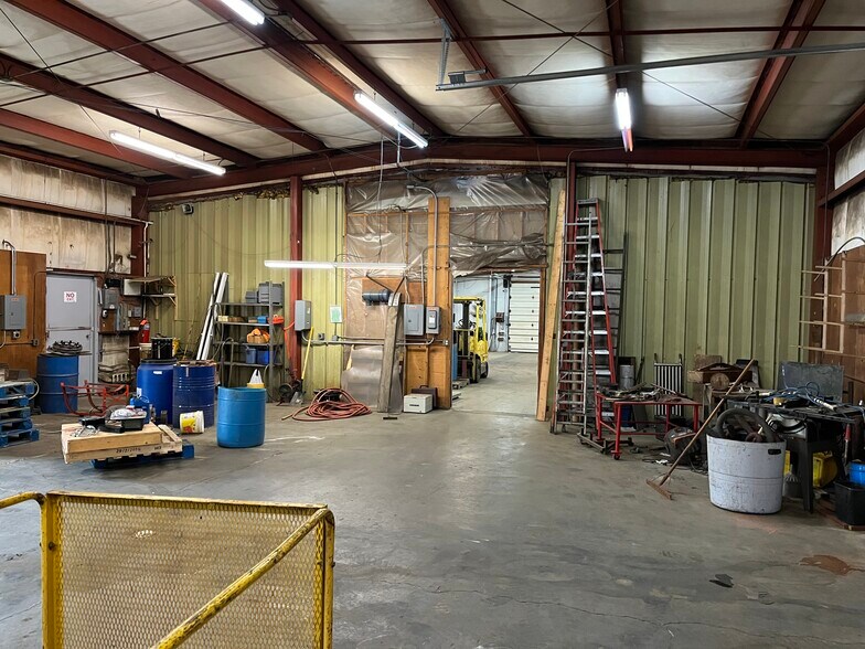 More Photos Of 1012 N 9th Ave, Walla Walla Manufacturing For Sale