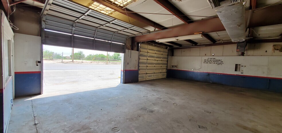 More Photos Of 8322 Alameda Ave, El Paso Auto Repair For Lease