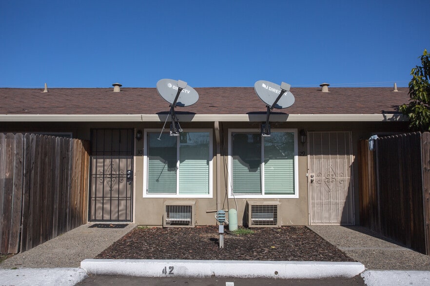 More Photos Of 6815 24th St, Sacramento Multifamily For Sale