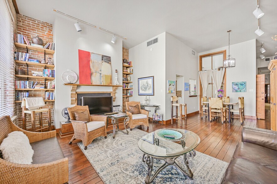 More Photos Of 217 23rd St, Galveston Apartments For Sale