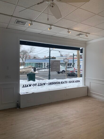More Photos Of 101 Jobs Ln, Southampton Freestanding For Lease