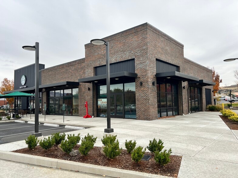 More Photos Of 380 Lone Pine Blvd, The Dalles General Retail For Lease
