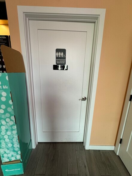 More Photos Of 1-15 River St, Norwalk General Retail For Lease