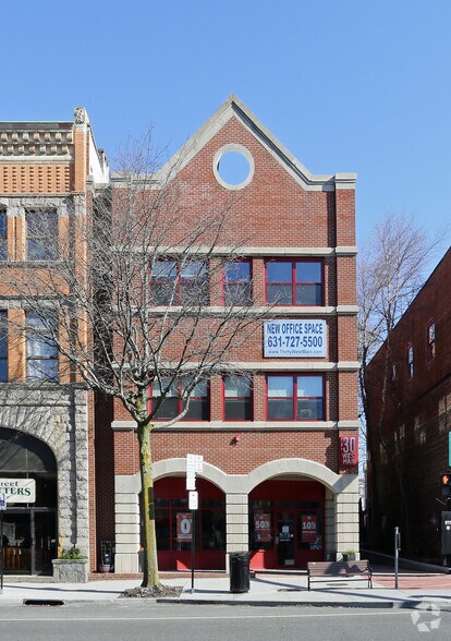 More Photos Of 30 W Main St, Riverhead Office For Lease